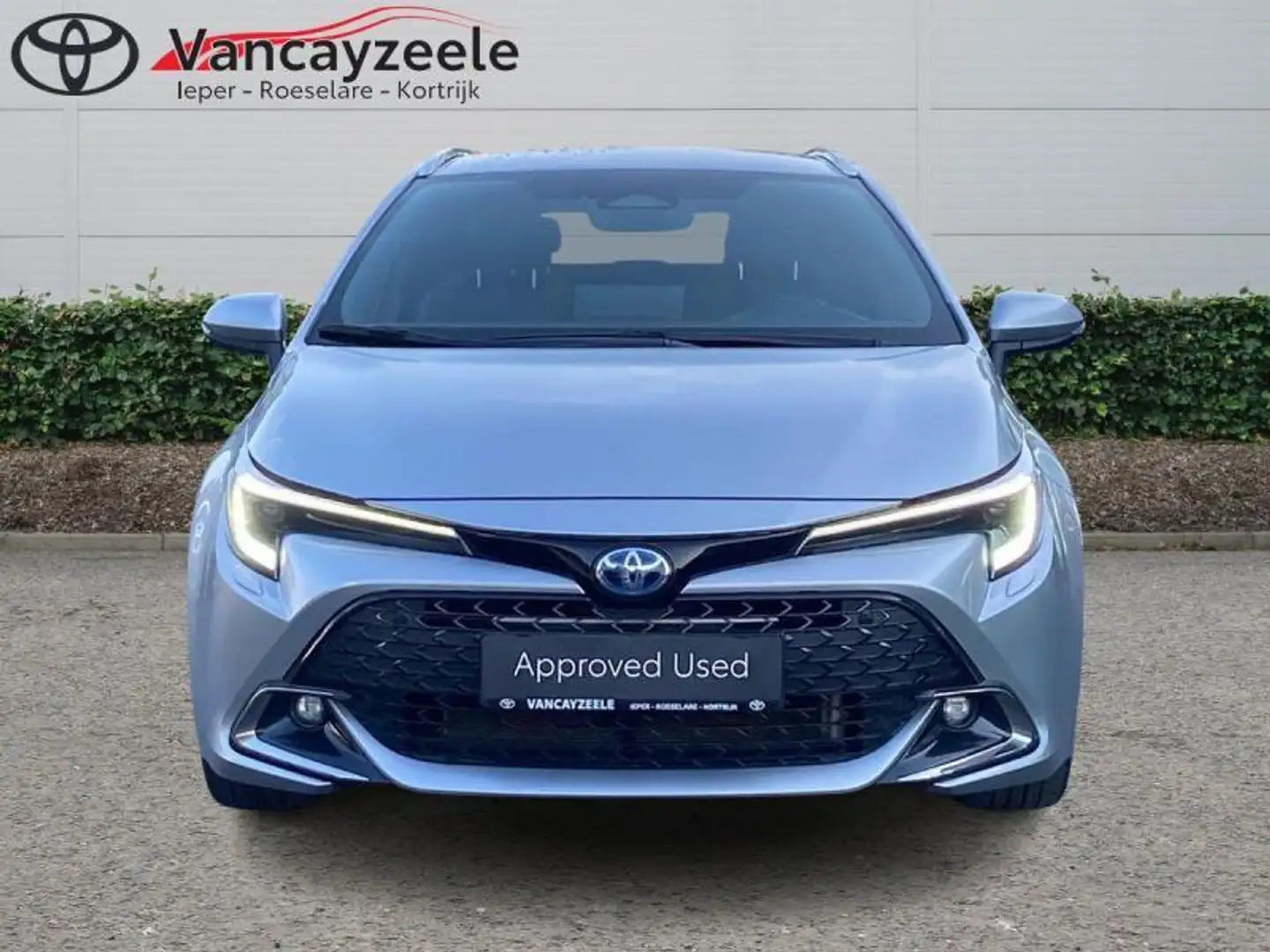 Toyota Corolla TS Style+cam+nav+sens V&A Zilver - 2