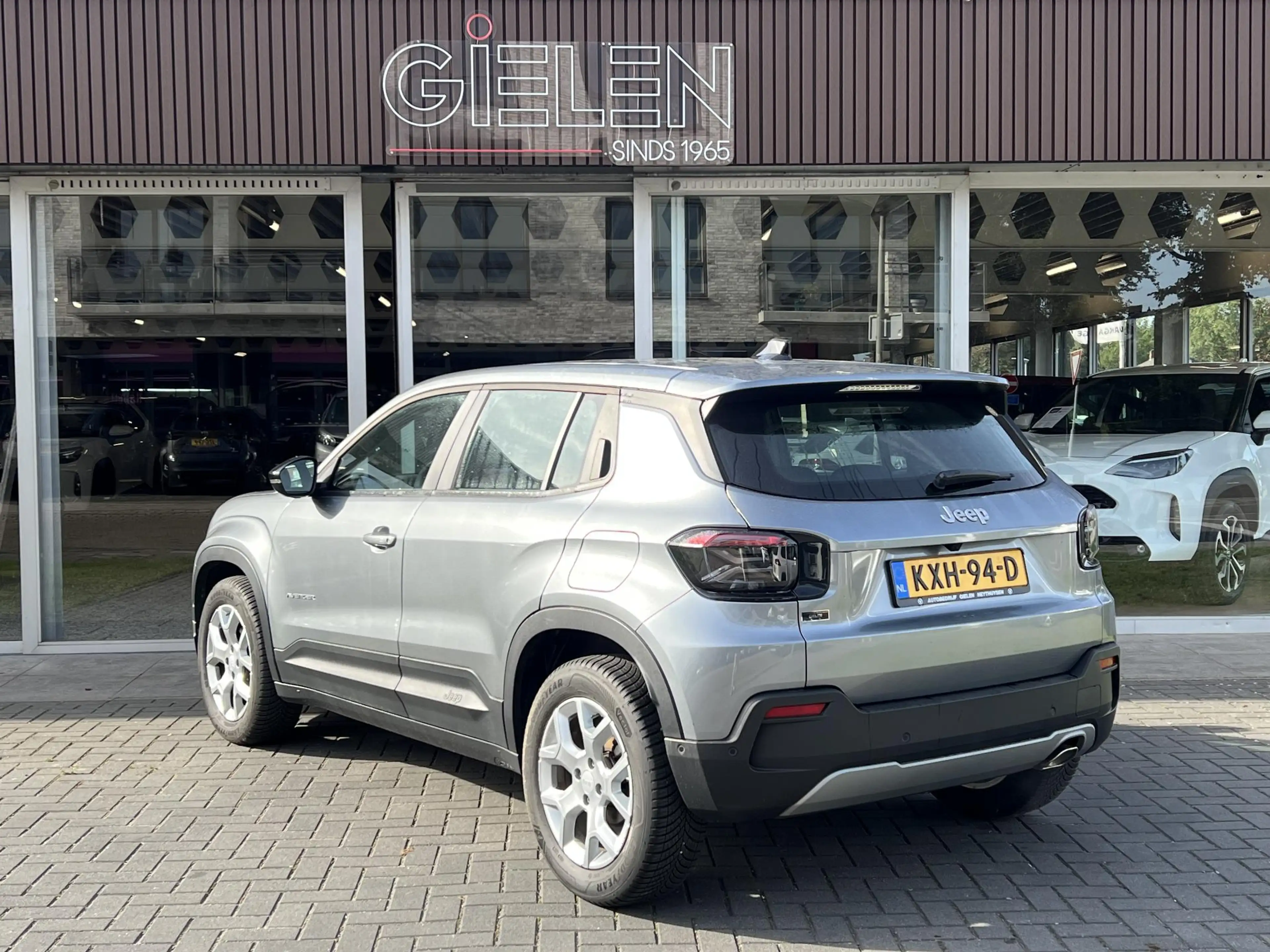 Jeep Avenger 1.2T 100pk Altitude Keyless, Startknop, Parkeersen — photo 36