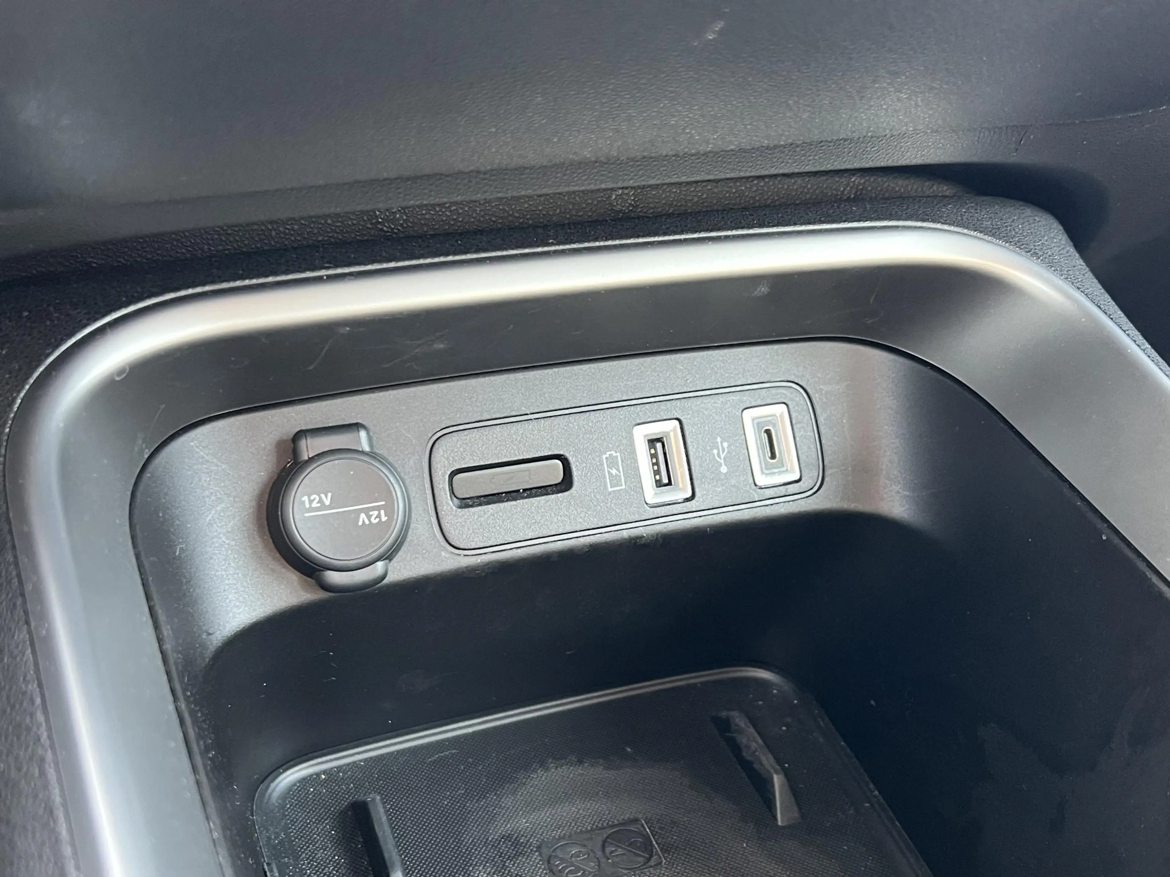 Jeep Avenger 1.2T 100pk Altitude Keyless, Startknop, Parkeersen — photo 26