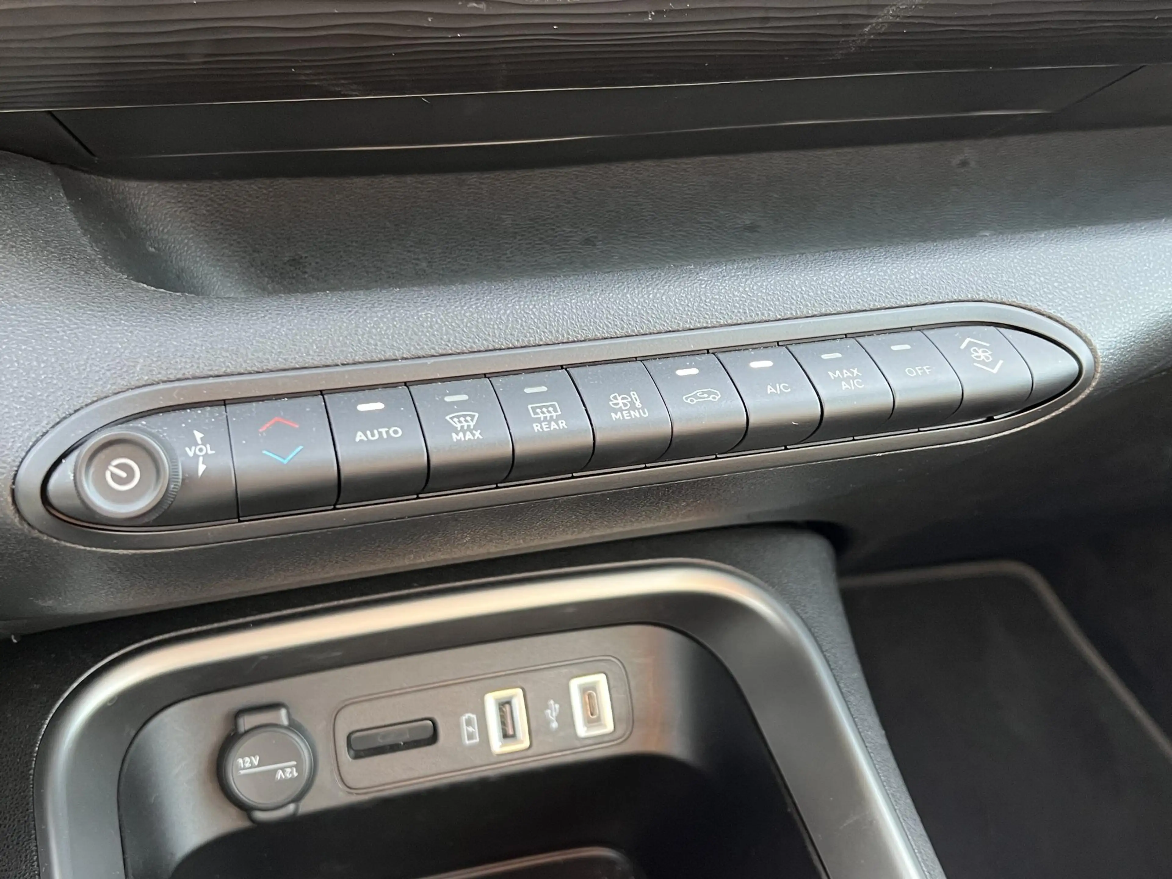 Jeep Avenger 1.2T 100pk Altitude Keyless, Startknop, Parkeersen — photo 32