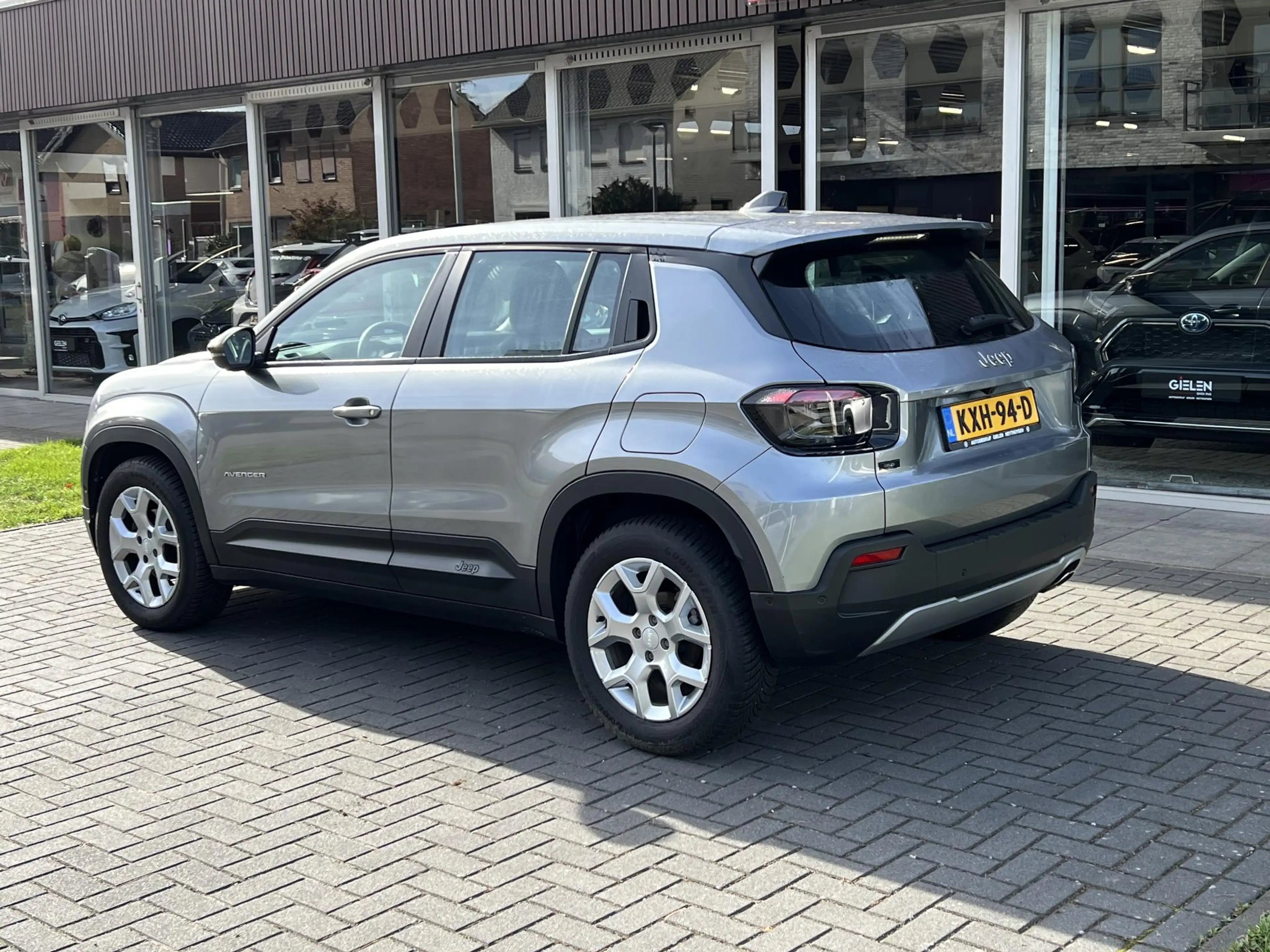 Jeep Avenger 1.2T 100pk Altitude Keyless, Startknop, Parkeersen — photo 4