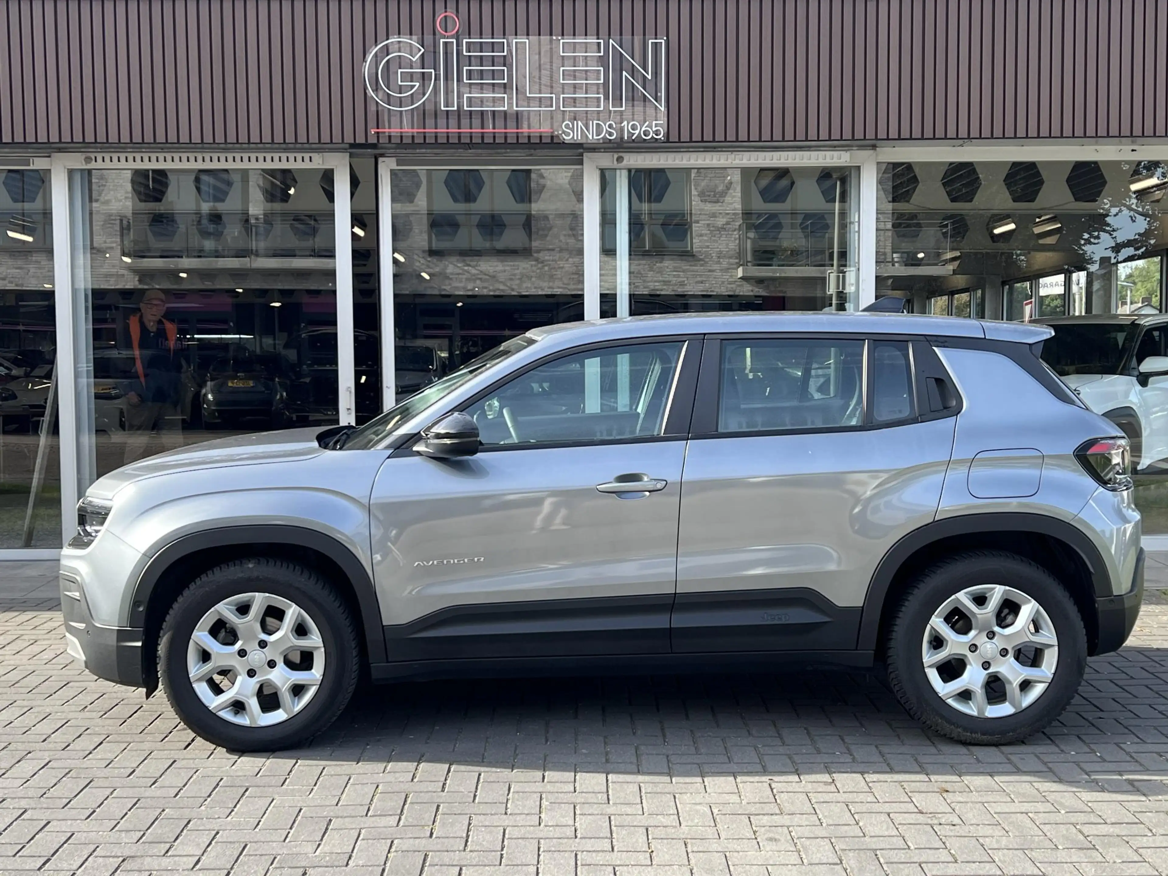 Jeep Avenger 1.2T 100pk Altitude Keyless, Startknop, Parkeersen — photo 8
