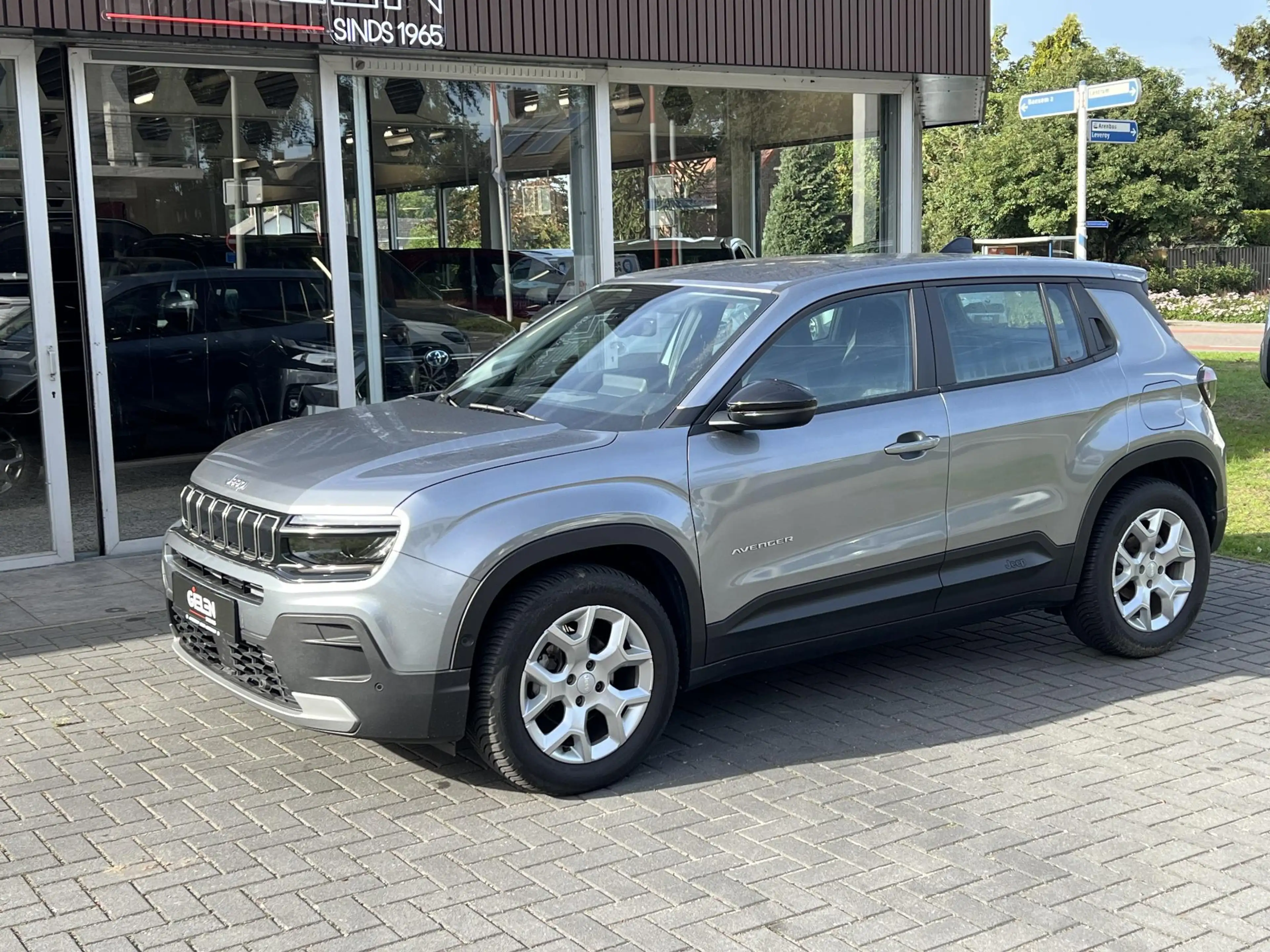 Jeep Avenger 1.2T 100pk Altitude Keyless, Startknop, Parkeersen — photo 11