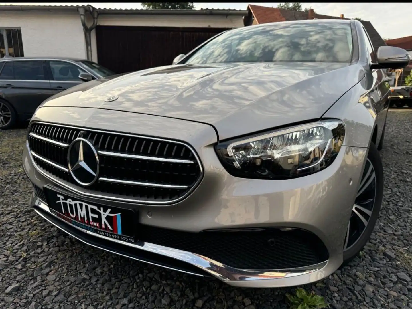 Mercedes-Benz E 200 E-Klasse Diesel d 9G-TRONIC Srebrny - 1