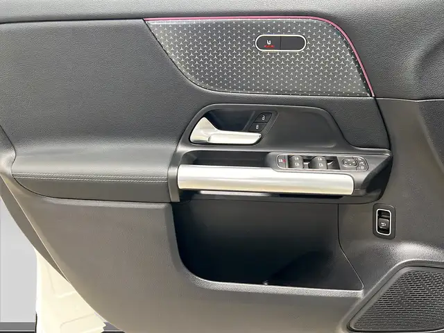Mercedes-Benz Eqa view 13