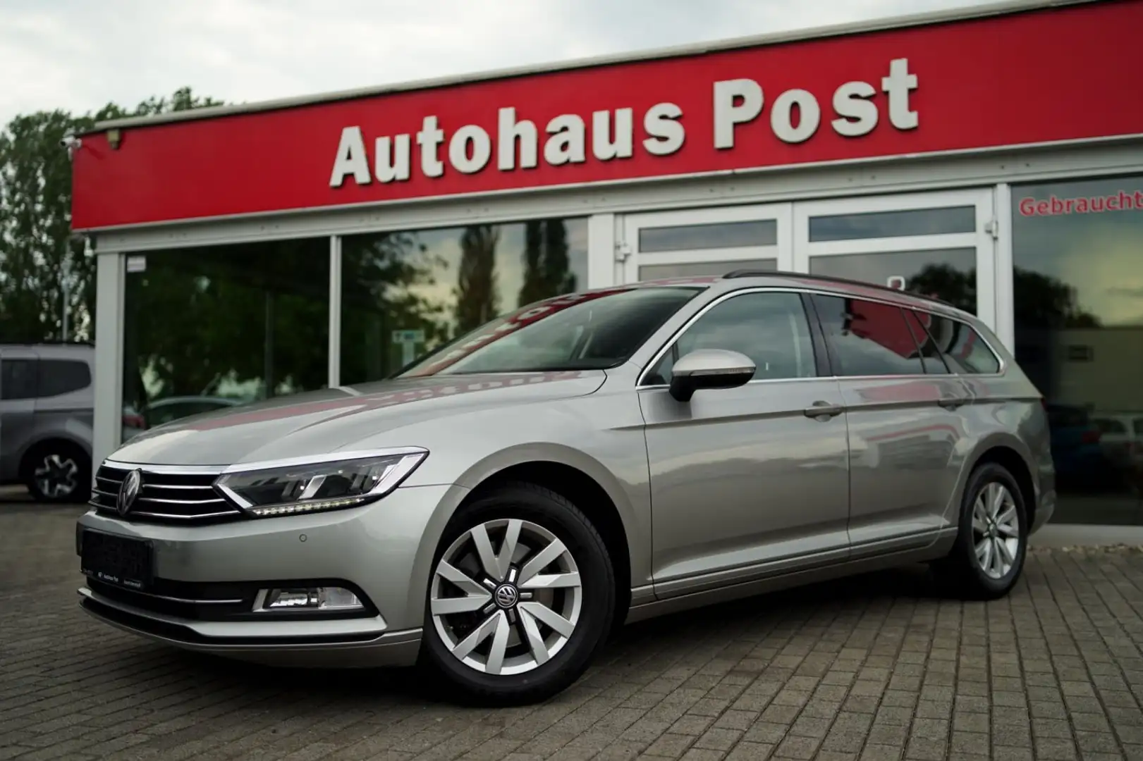 Volkswagen Passat Variant DSG Dynaudio el.Heckklap. KeyLess Argent - 1