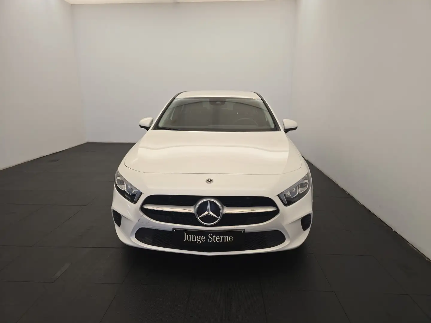 Mercedes-Benz A 200 A 200 Progressive AHK RüCam MBUX HighEnd Navi/LED Weiß - 2