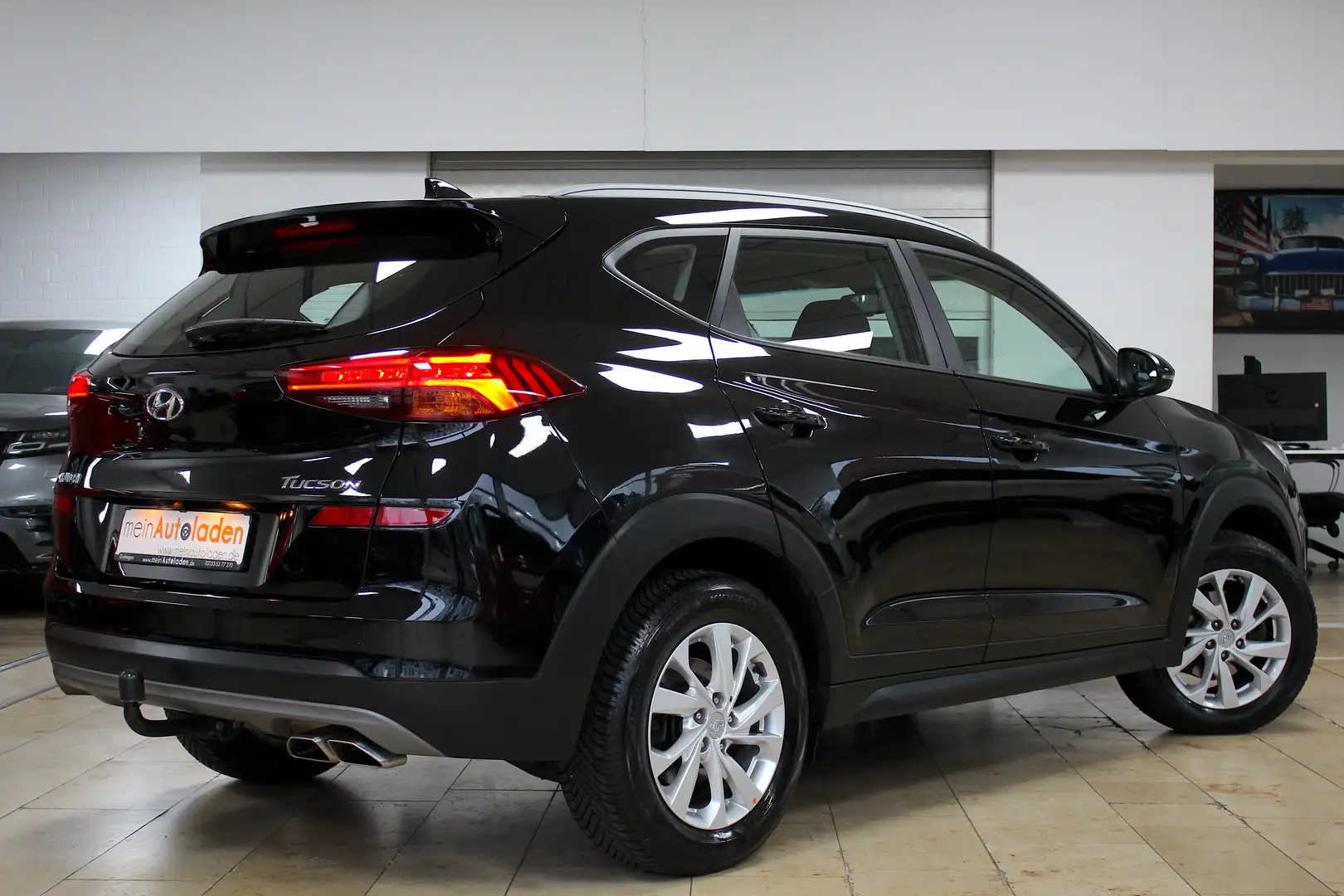 Hyundai TUCSON 1.6 T-GDI Automatik *NAVI*AHK*LED*KAMERA*KRELL* Zwart - 2