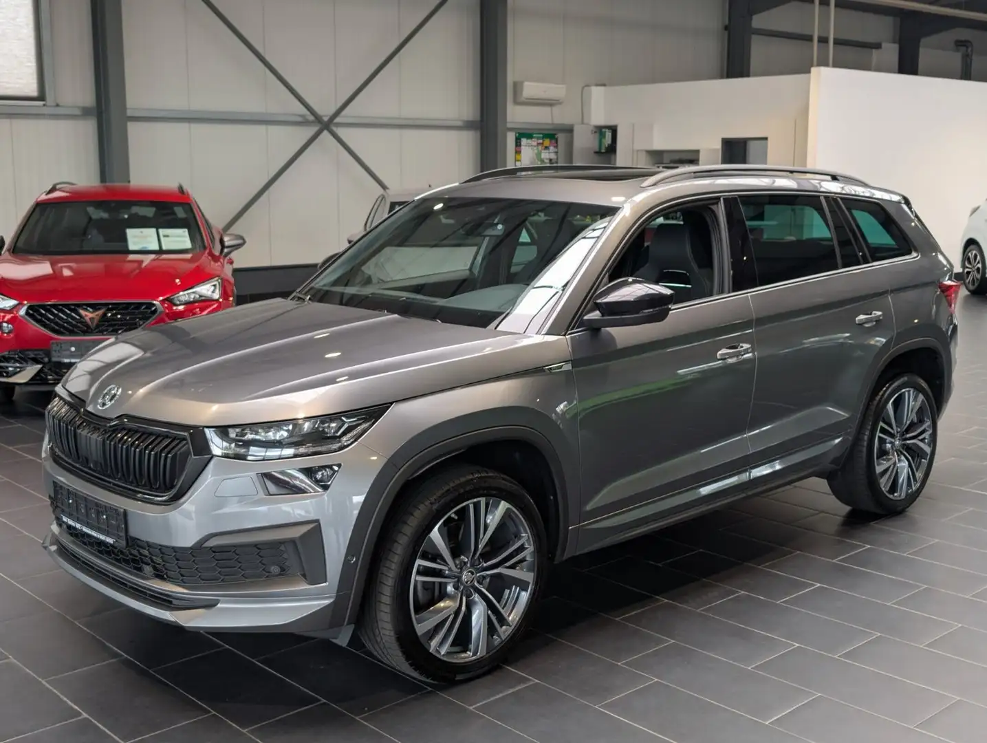 Skoda Kodiaq 2.0 TDI 4x4 DSG Sportline Grau - 1