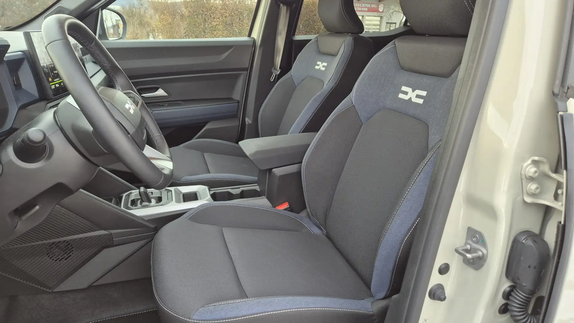 Dacia Duster Duster Journey Hybrid 140 Grau - 2