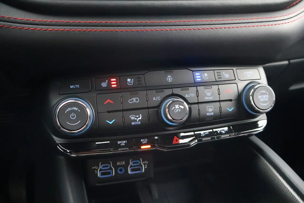 Dodge Durango 2023 — фото 15