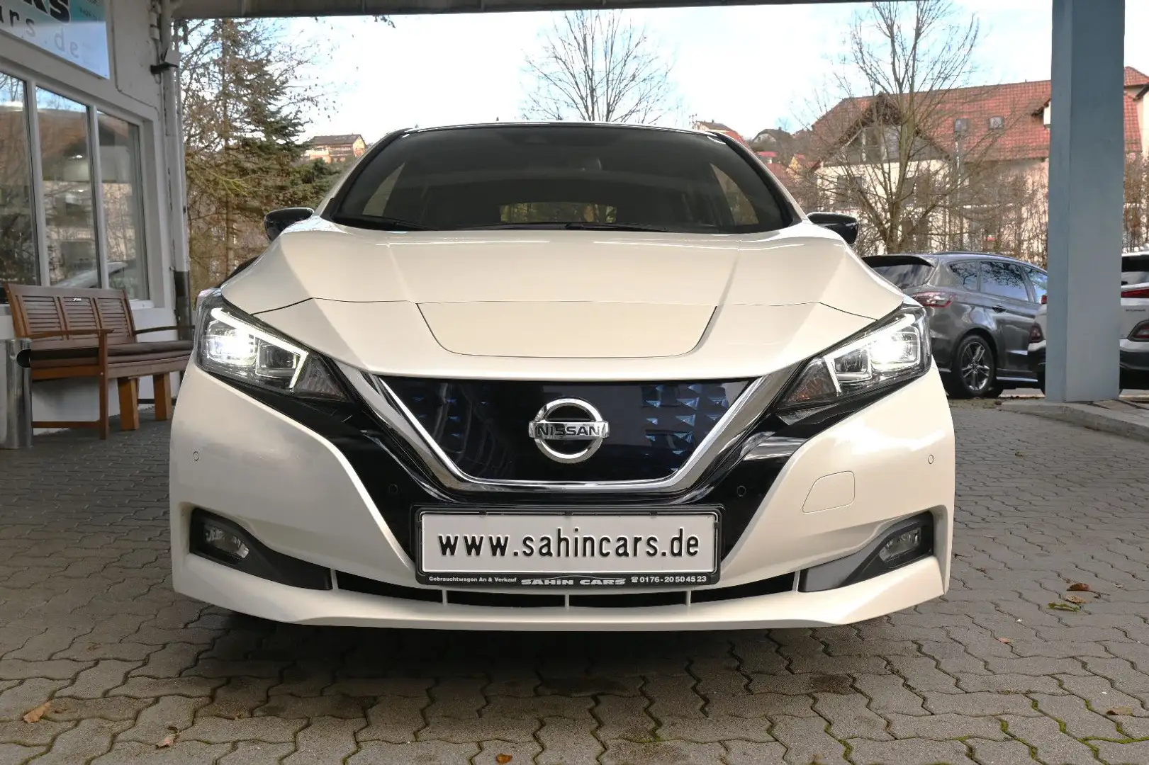 Nissan Leaf N-Connecta 40kWh LED/360° KAMERA/NAVI/SPUR. Stříbrná - 2