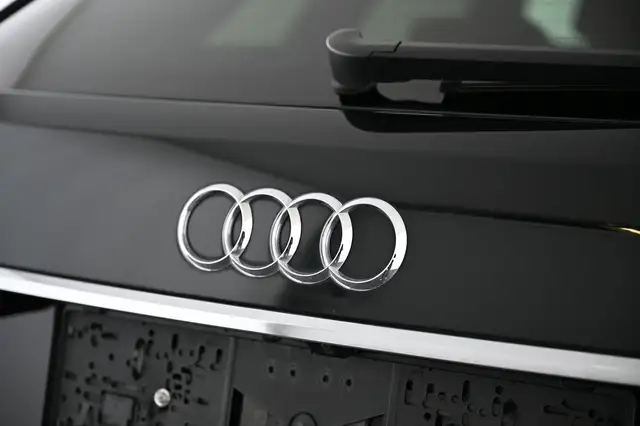 Audi A6 view 13