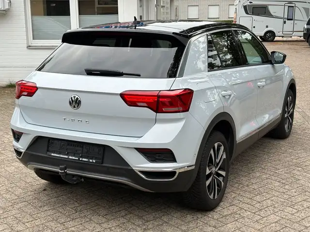 Volkswagen T-Roc view 7