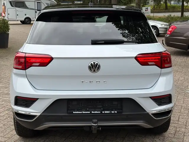 Volkswagen T-Roc view 6