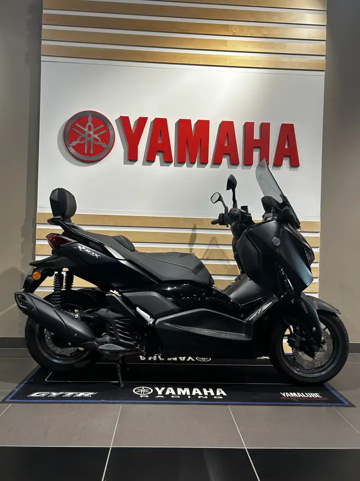 Yamaha X-Max 125