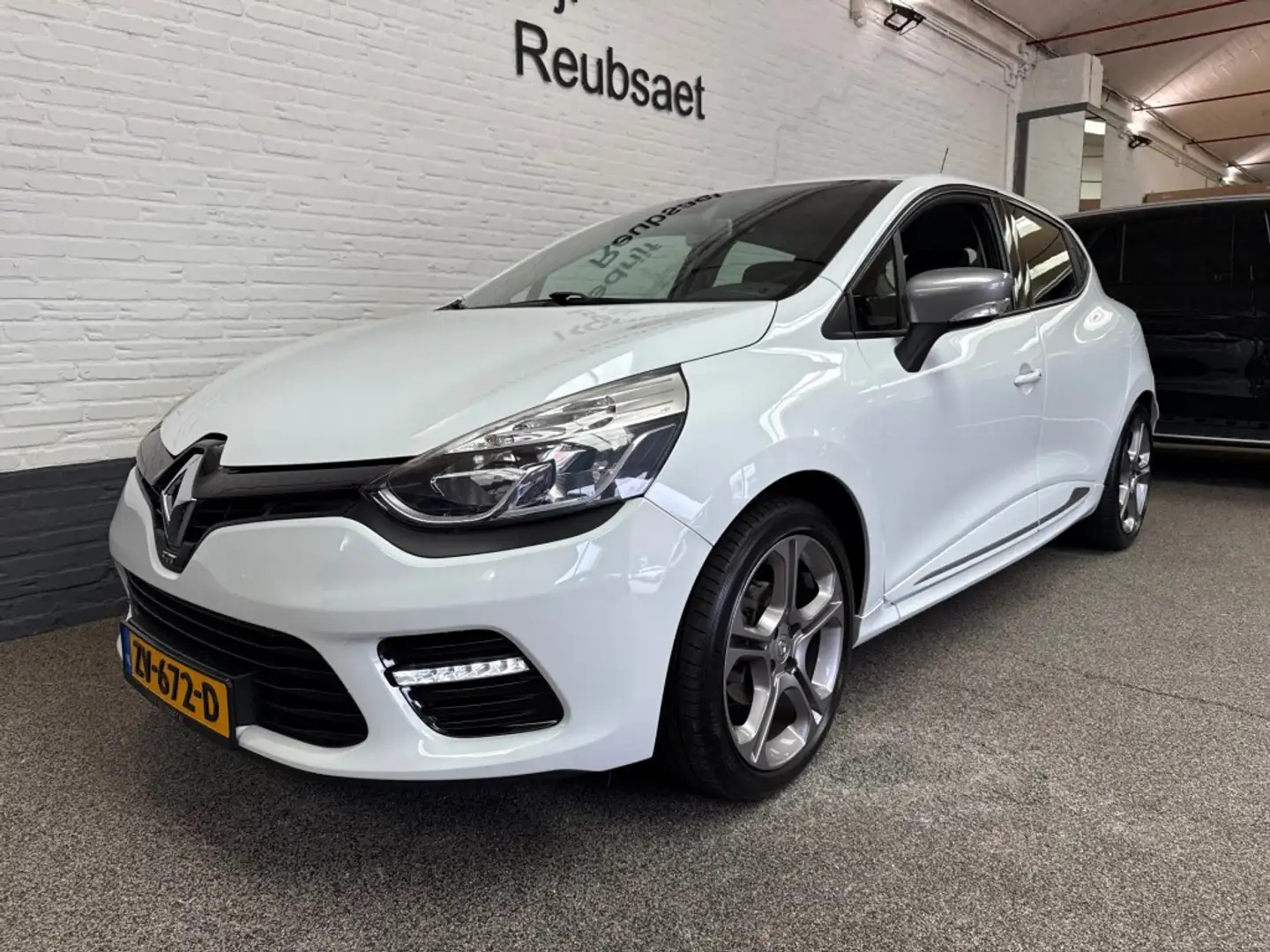 Renault Clio 1.2 GT Automaat Airco Cruise Navi  Elek Pakket Inc Wit - 2