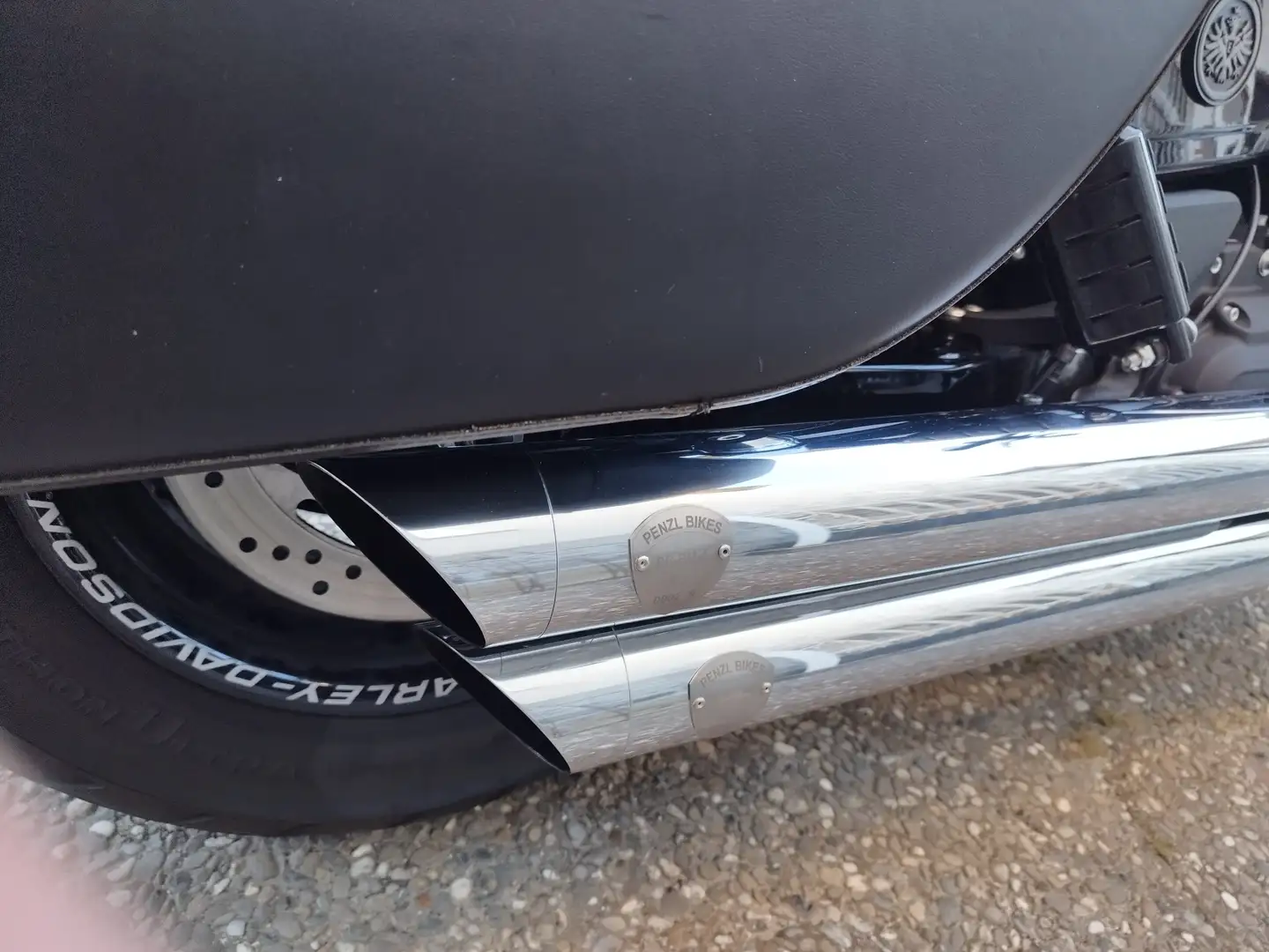 Harley-Davidson Dyna Fat Bob FXDF 103 Noir - 1