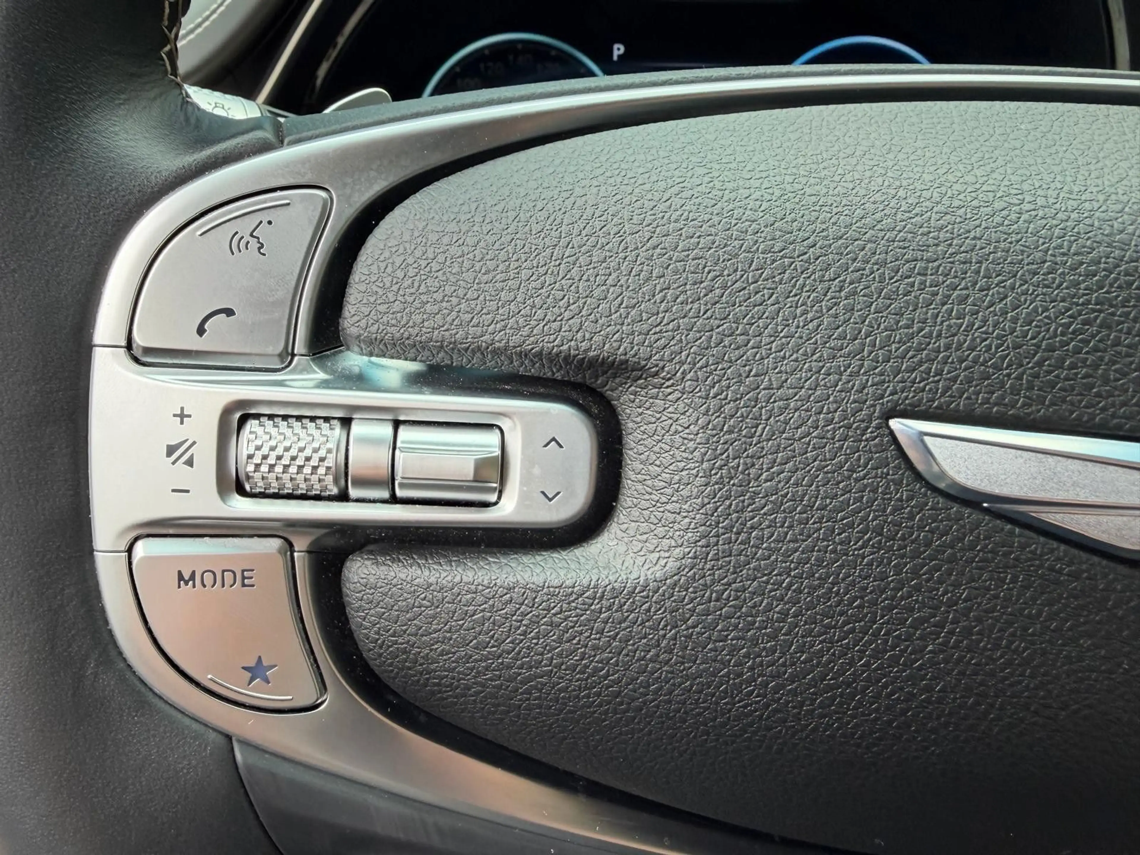 Genesis GV70 2.2 D 8AT AWD Luxury Pano Tech Lexicon Comf — photo 15