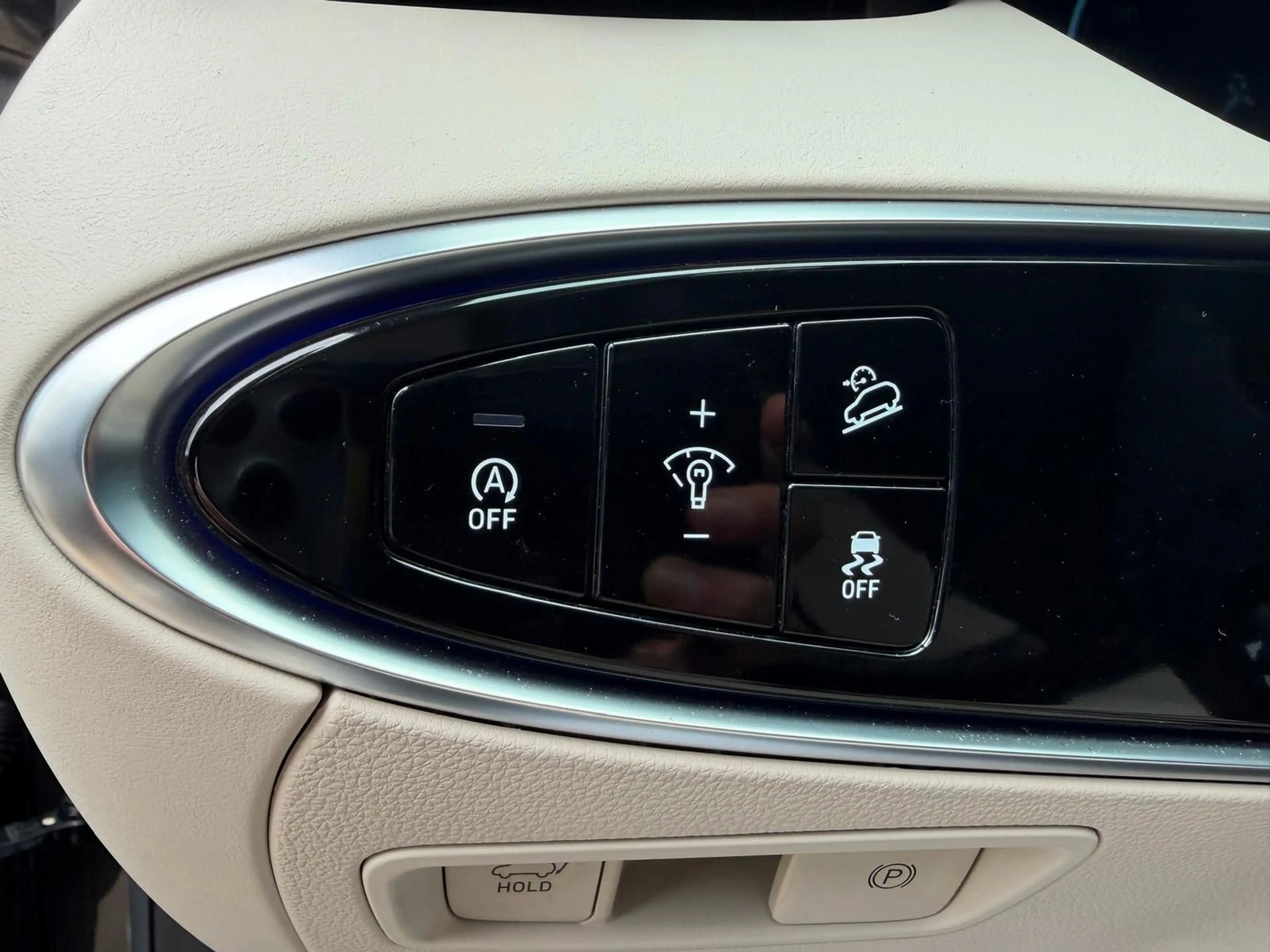 Genesis GV70 2.2 D 8AT AWD Luxury Pano Tech Lexicon Comf — photo 14