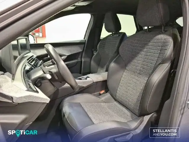 Peugeot 3008 view 9