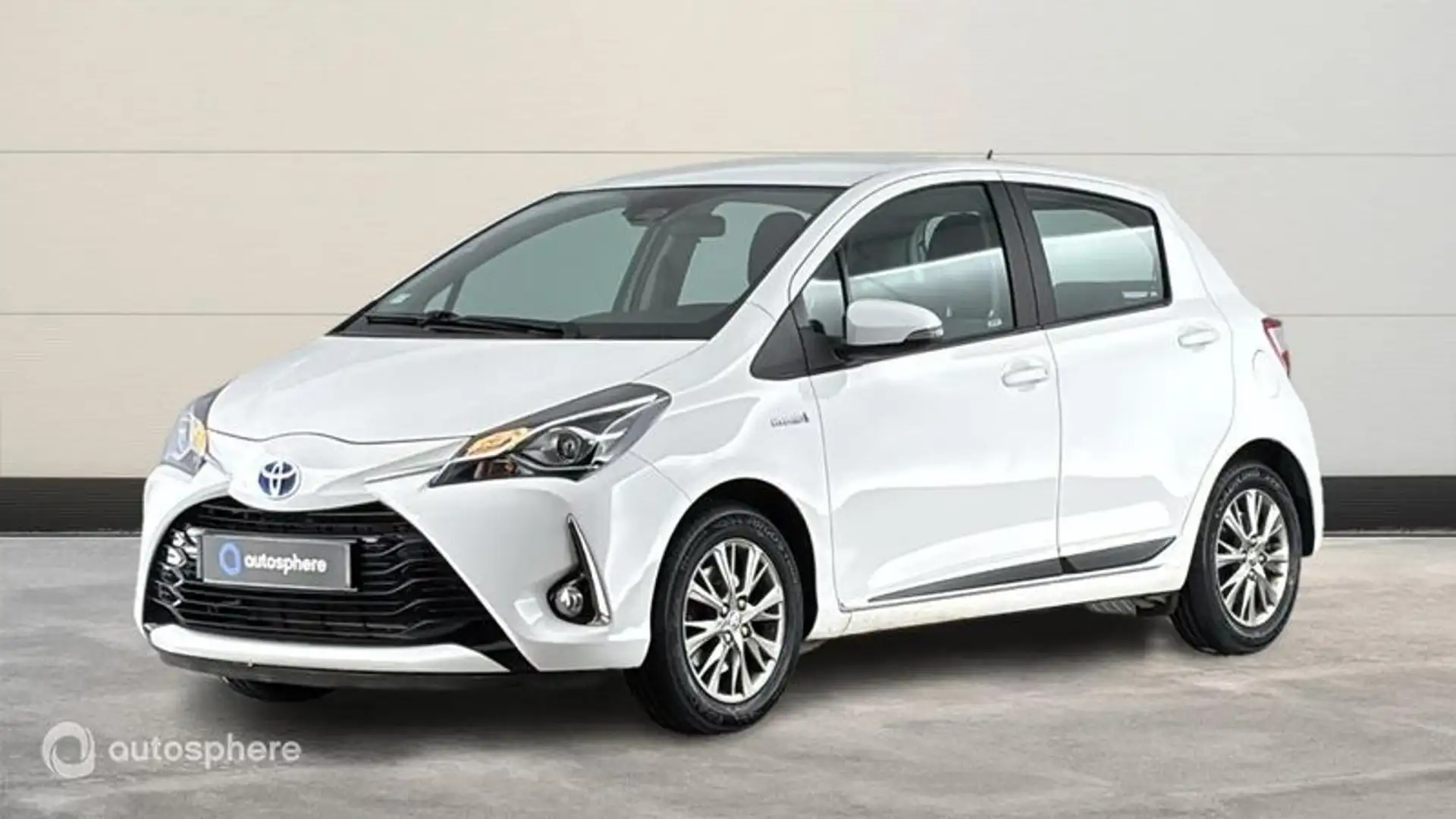 Toyota Yaris 100h Dynamic 5p RC18 - 1
