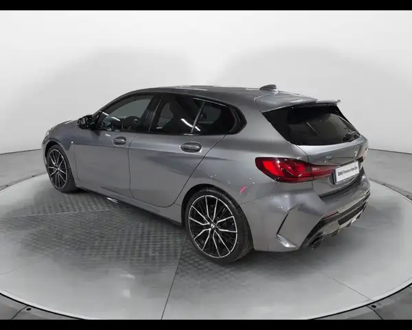 BMW 1 Series view 8