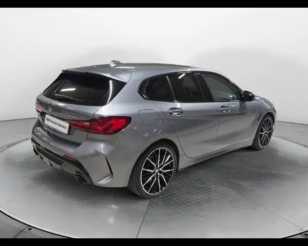 BMW 1 Series view 6