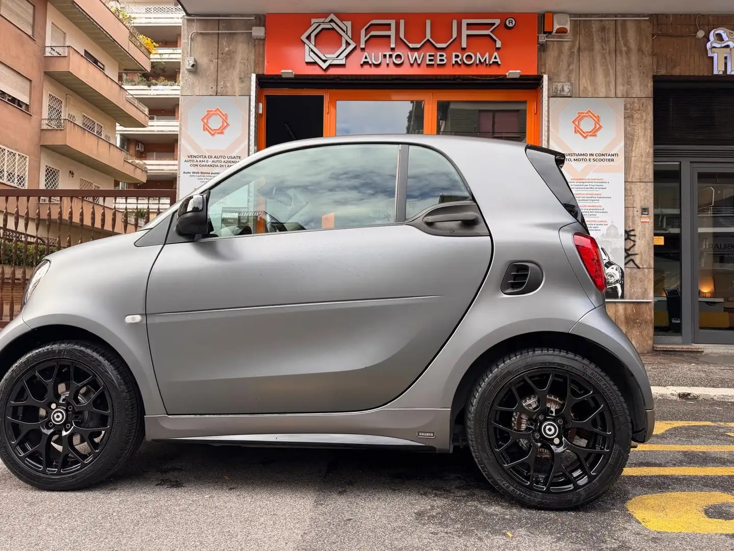 smart forTwo Passion 90cv Pack Brabus NESSUN VINCOLO Gris - 1