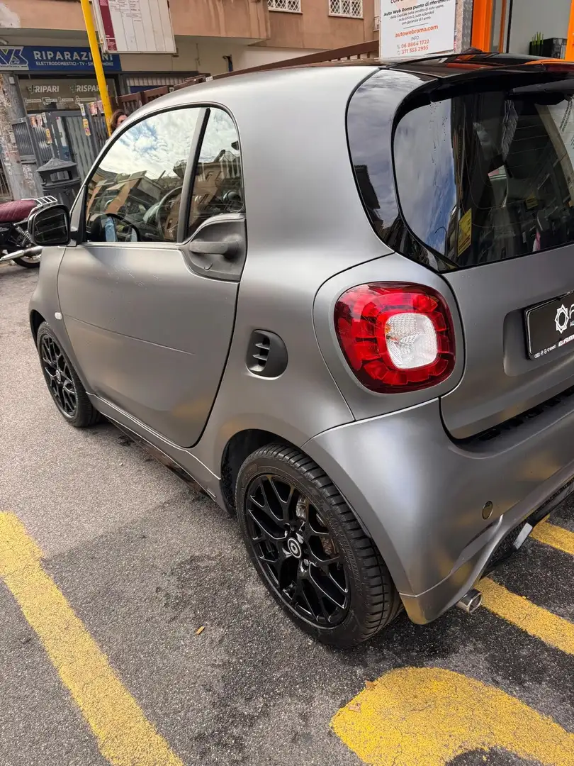 smart forTwo Passion 90cv Pack Brabus NESSUN VINCOLO Gris - 2