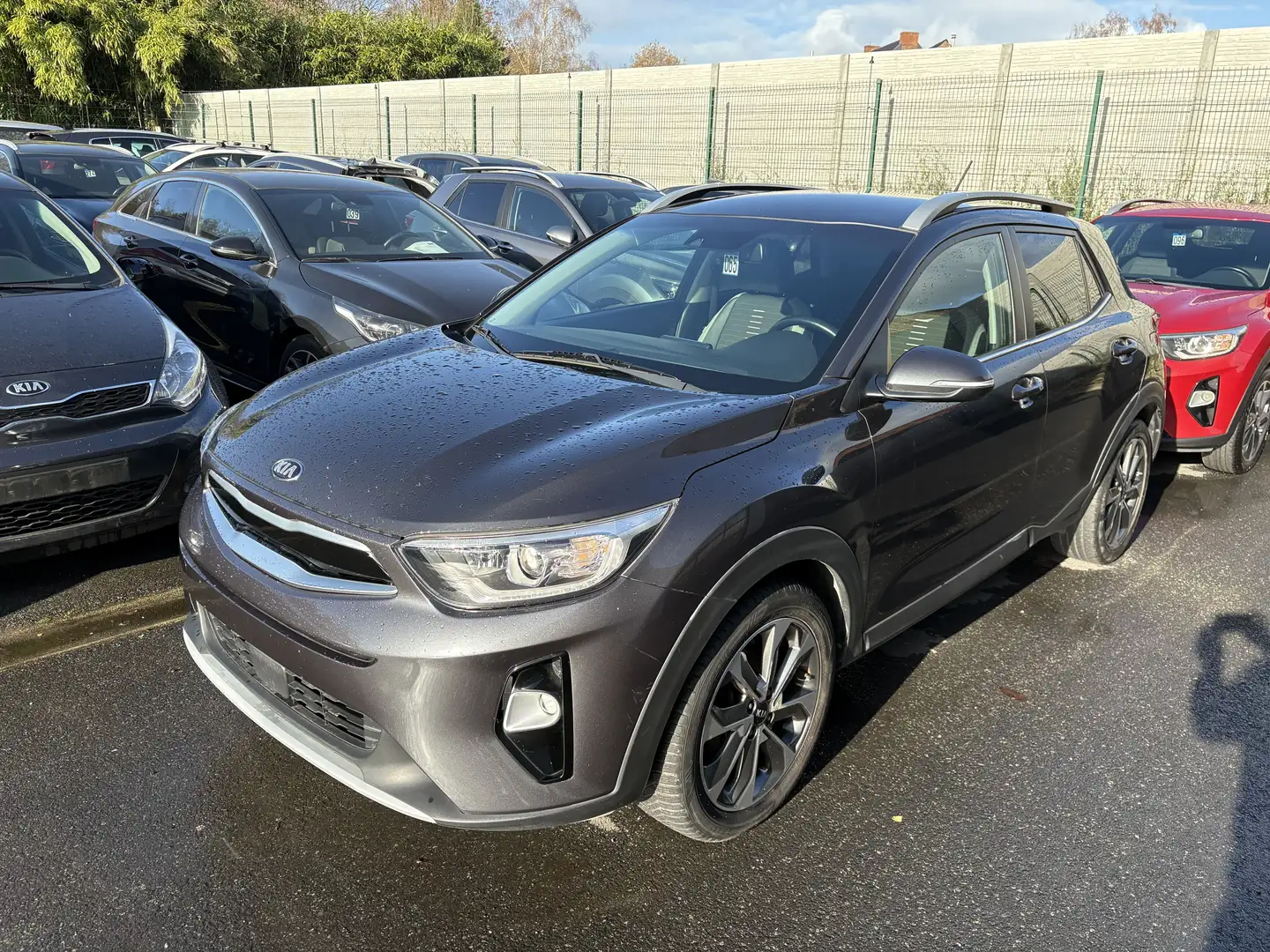 Kia Stonic Sense 1.0 Grau - 1