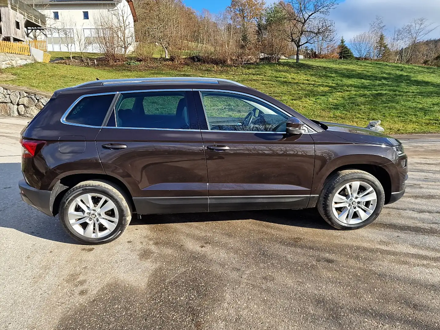 Skoda Karoq 1,0 TSI Style Limited AHV ACC Sitzh. Spurhalte ... Brun - 1