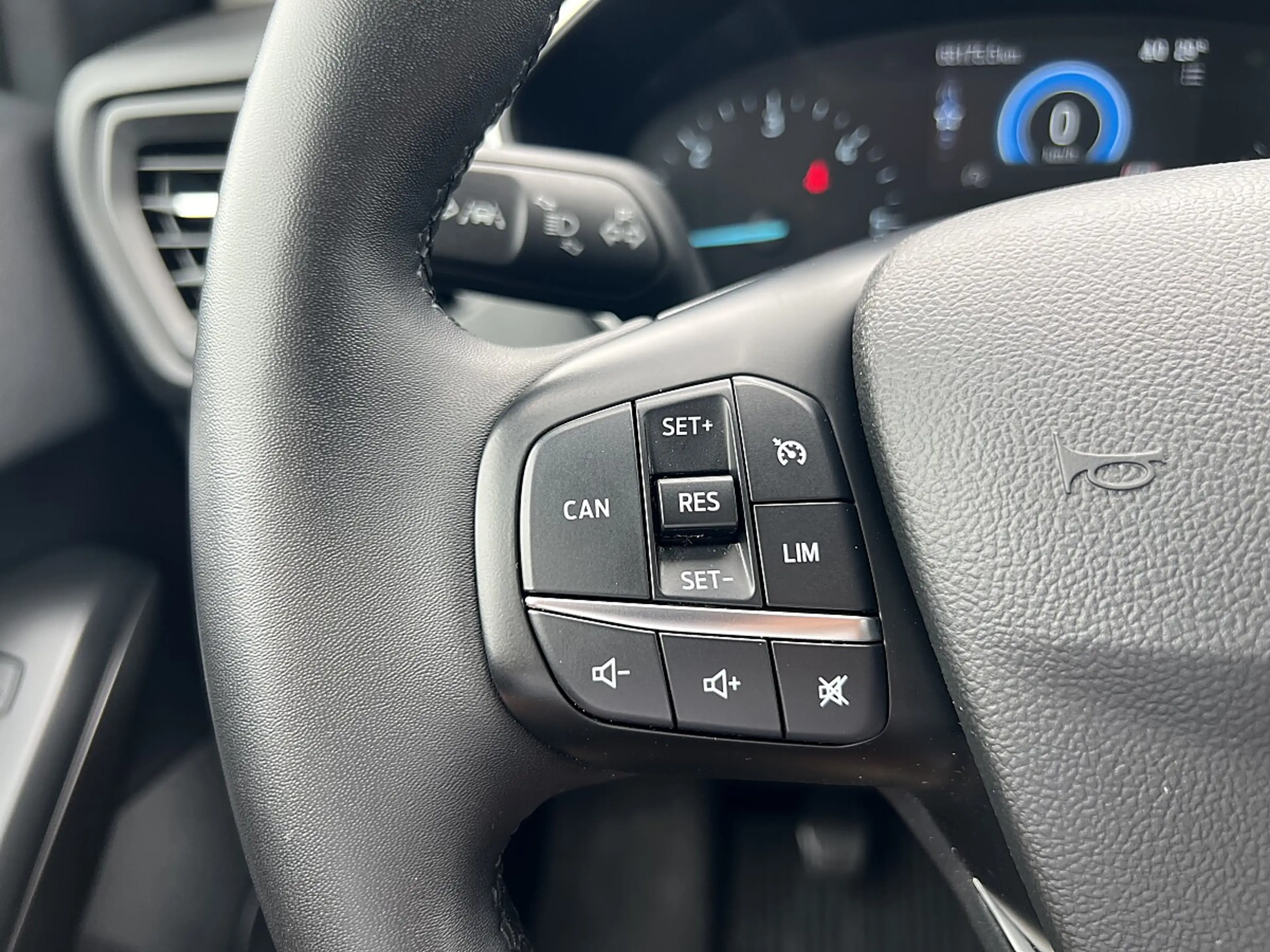 Ford Focus Traveller 1,5 EcoBlue Cool & Connect — photo 15