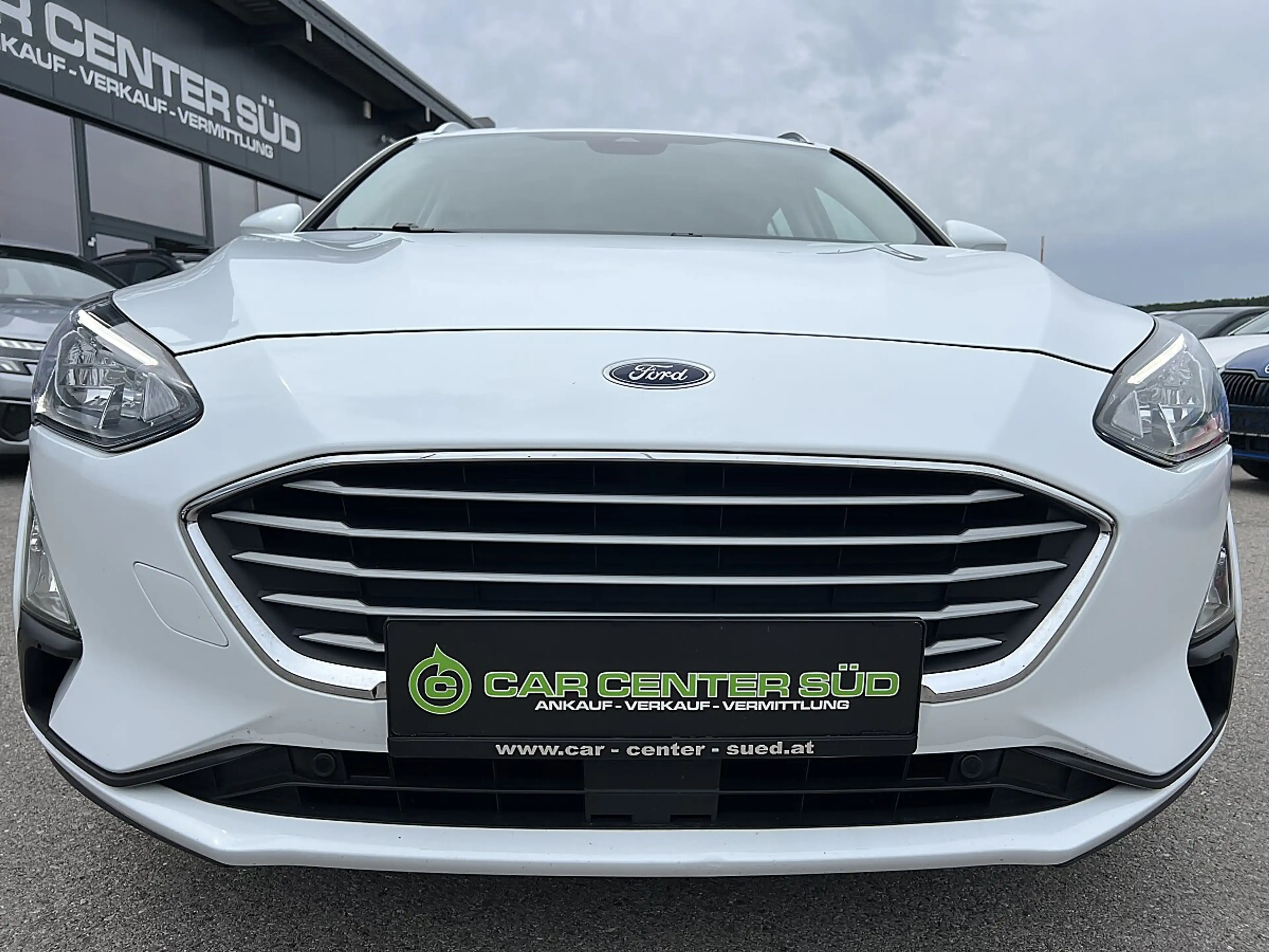 Ford Focus Traveller 1,5 EcoBlue Cool & Connect — photo 2