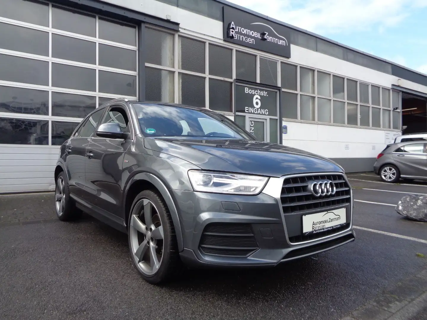Audi Q3 1.4 TFSI ultra S-Line sport*Bi-XEN*NAV*20ZOLL Grau - 1