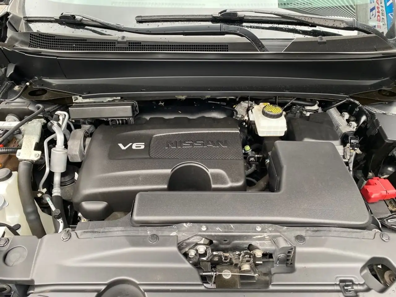 Nissan Pathfinder снимка Nissan Pathfinder