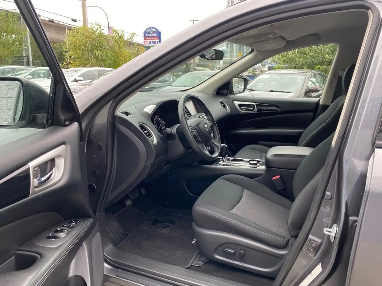 Nissan Pathfinder снимка Nissan Pathfinder