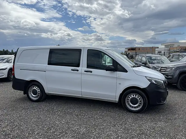 Mercedes-Benz Vito view 6