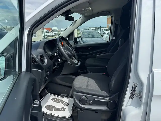 Mercedes-Benz Vito view 13
