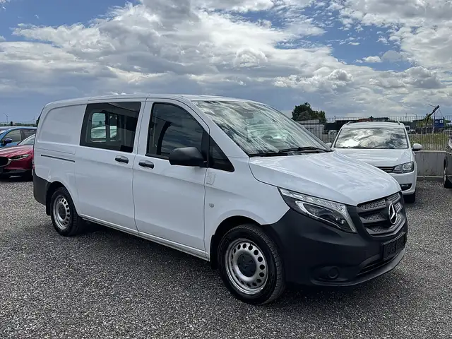 Mercedes-Benz Vito view 5