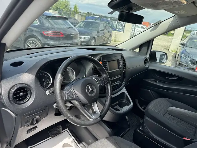 Mercedes-Benz Vito view 14