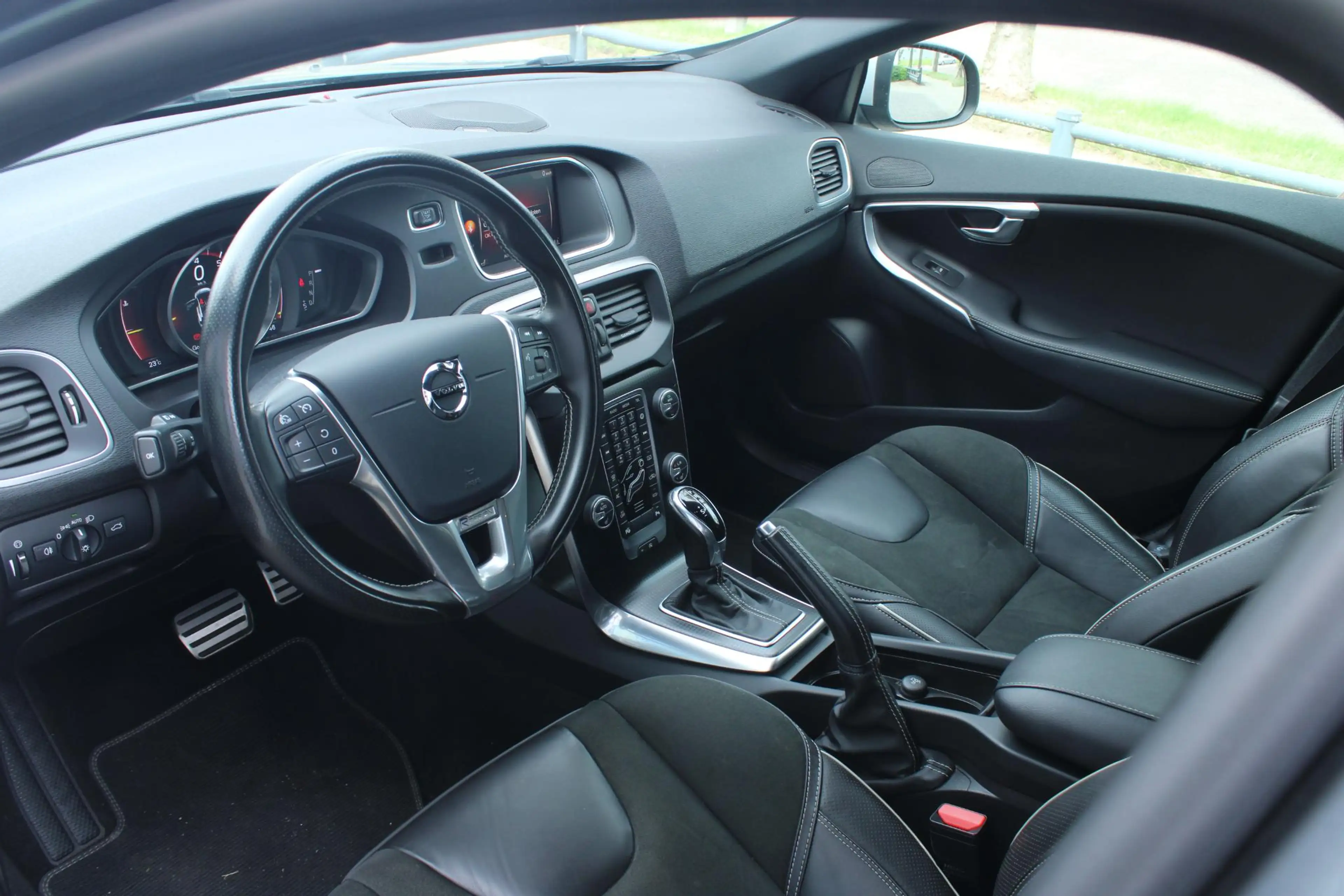 Volvo V40 T3 Automaat Polar+ Sport | Trekhaak | Panoramadak — photo 10