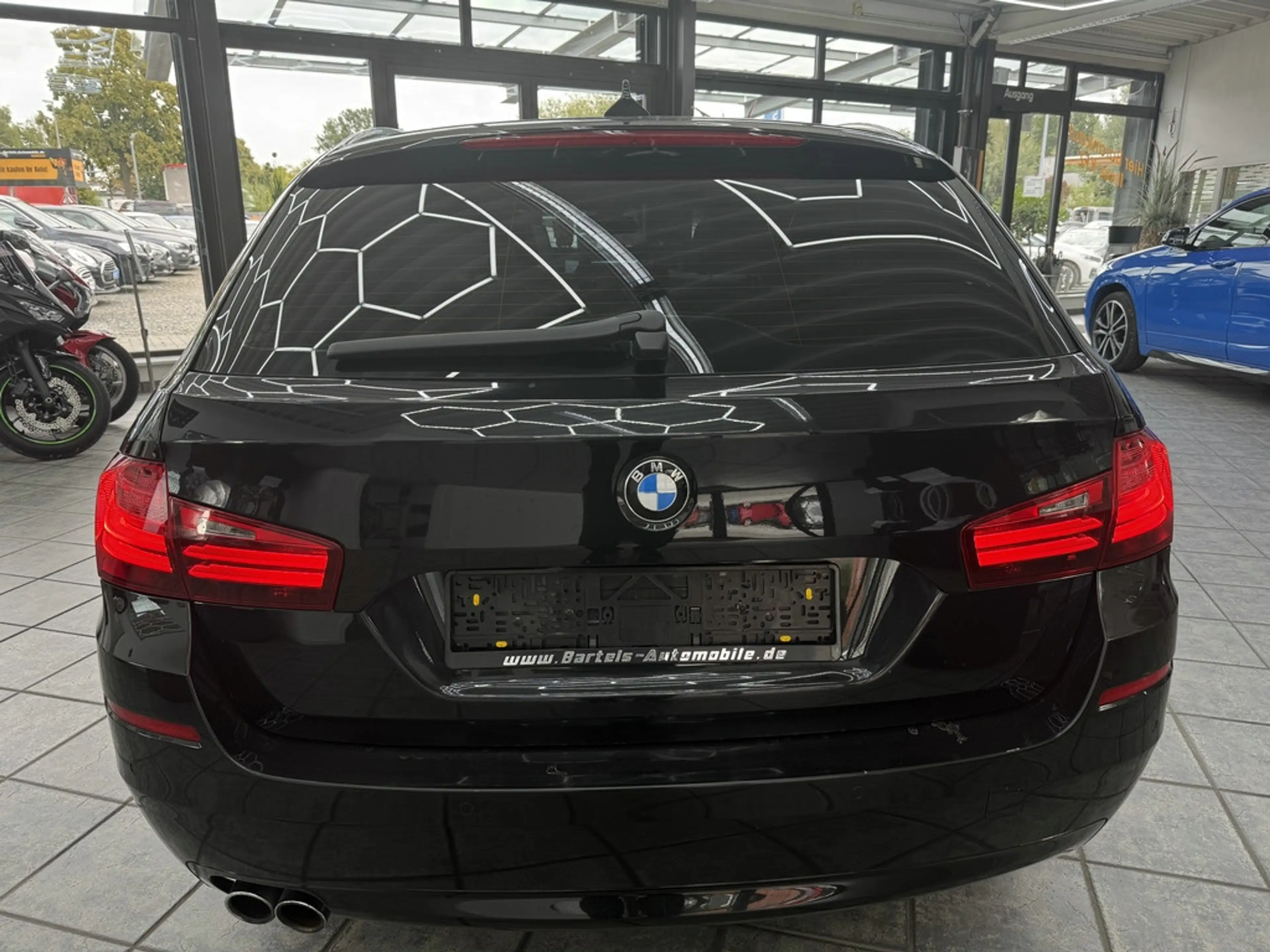 BMW 530 dA Touring xDrive, Leder, Navi, Pano, Xenon — photo 8