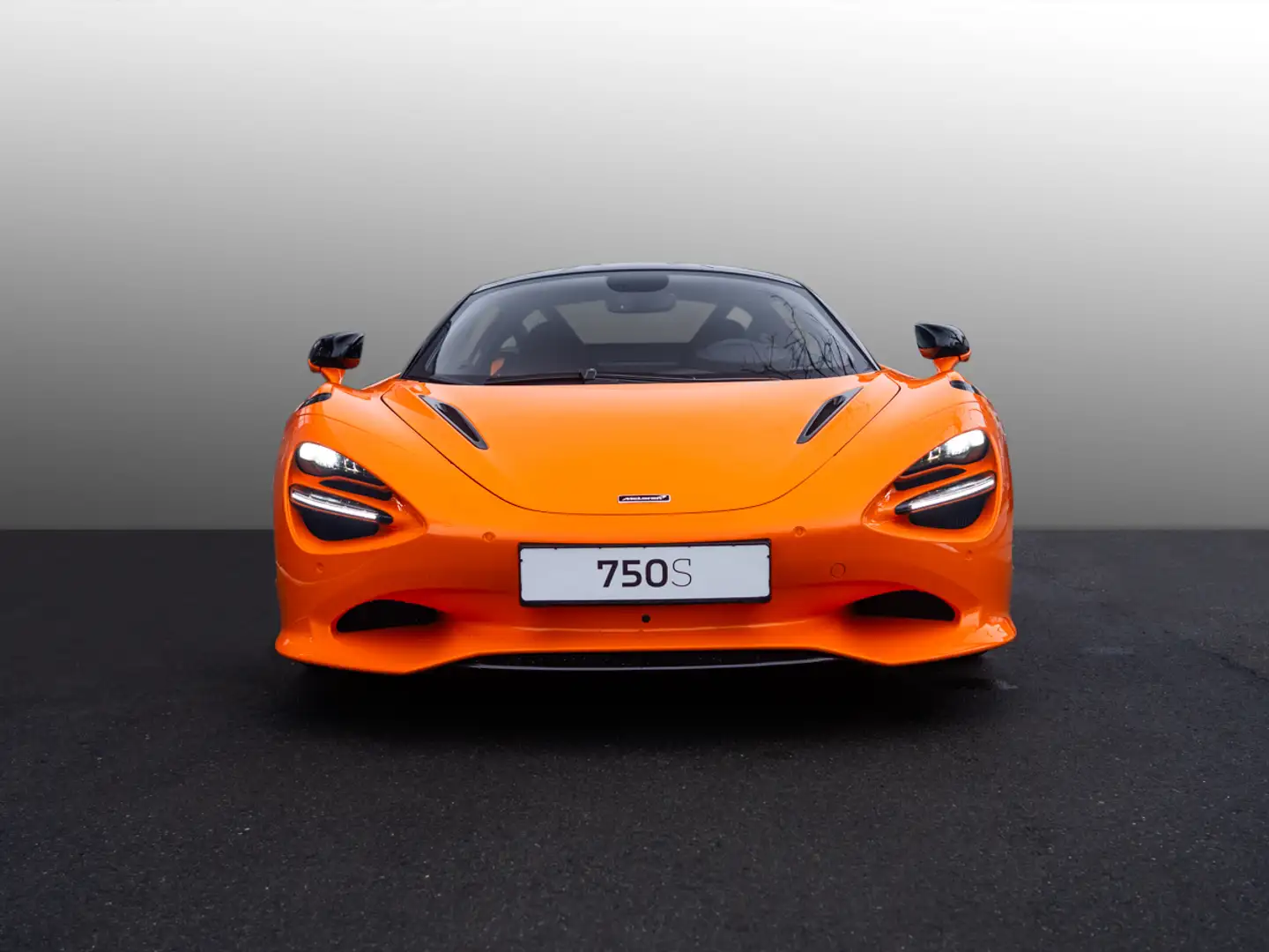 McLaren 750S Performance/360°/CF Fenders/CF SW Orange - 2