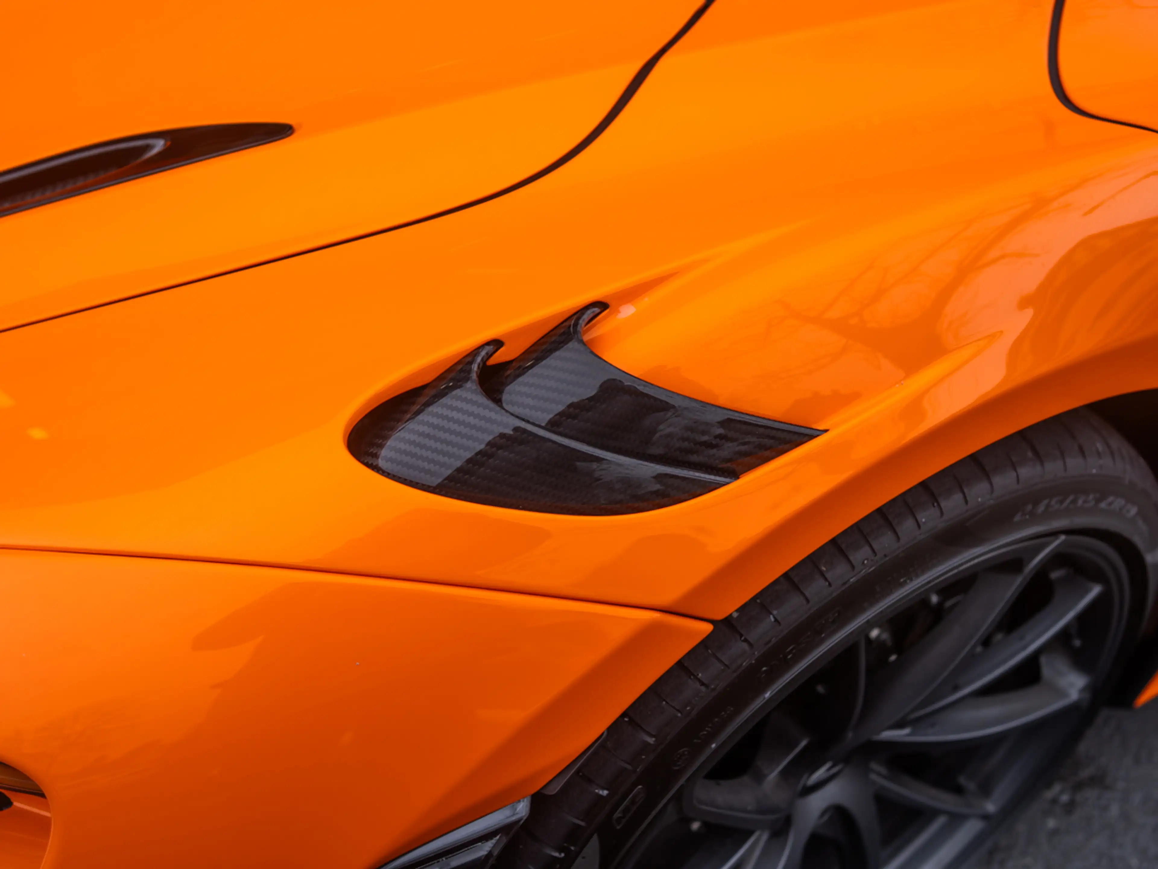 McLaren 750S Performance/360°/CF Fenders/CF SW — photo 13