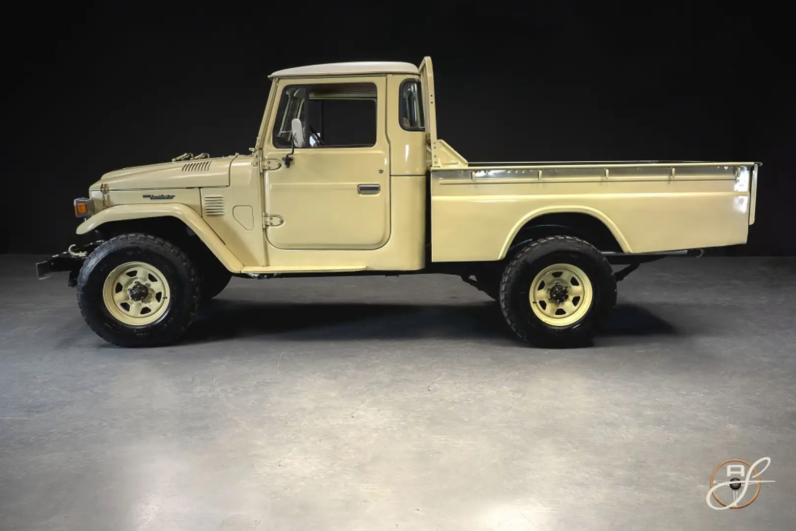 Toyota Land Cruiser Todoterreno Manual de 2 Puertas Beige - 2