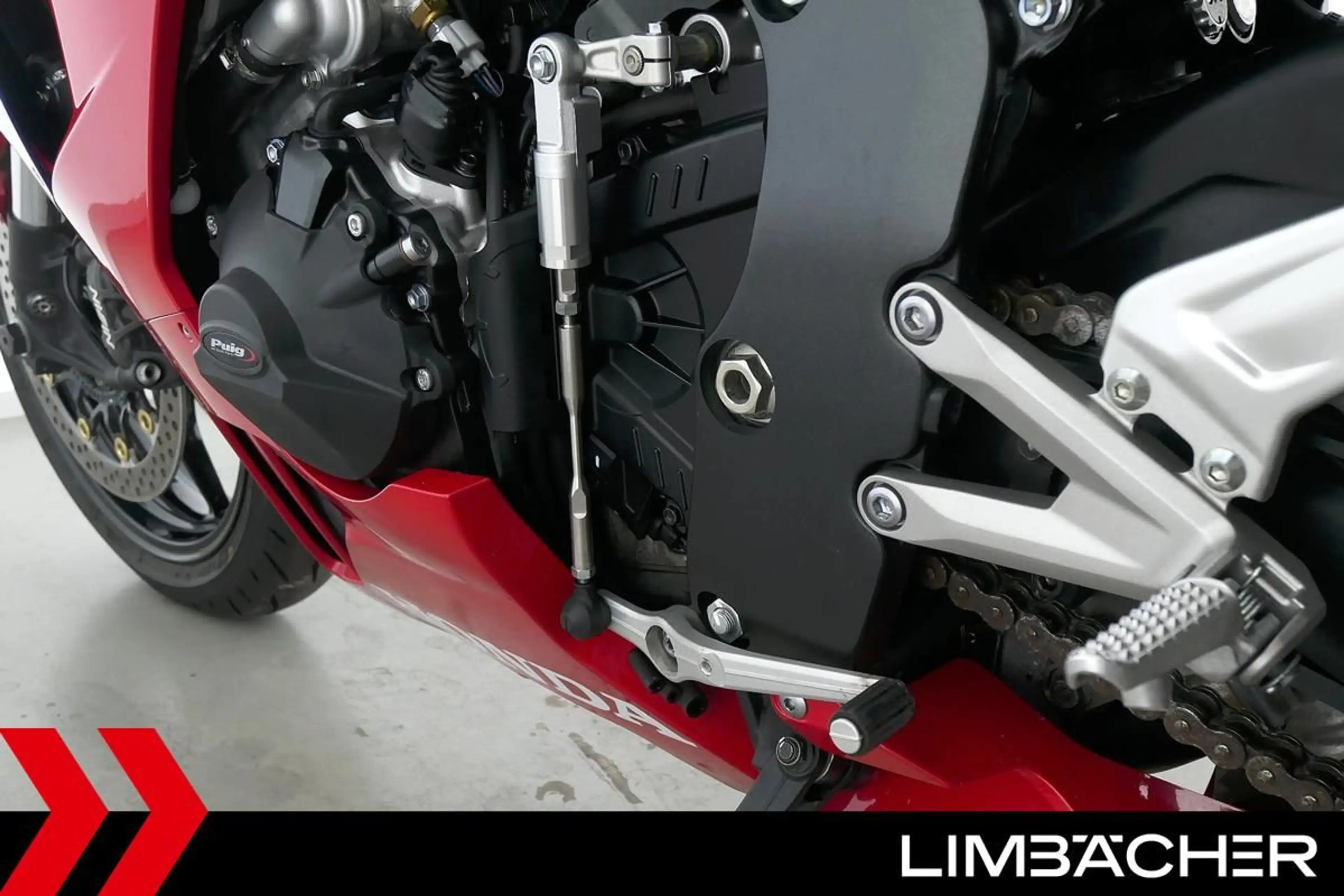 Honda CBR 1000 RR-R FIREBLADE SC82 - Akrapovic, QS, — photo 19