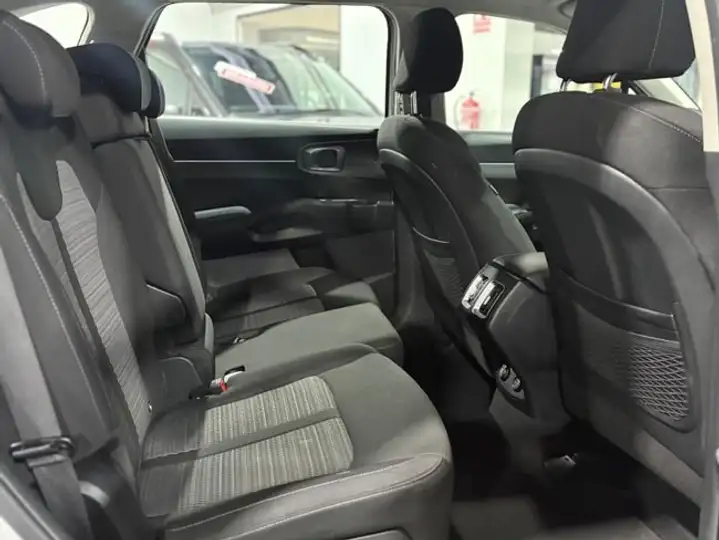 Kia Stonic 2025, foto 14