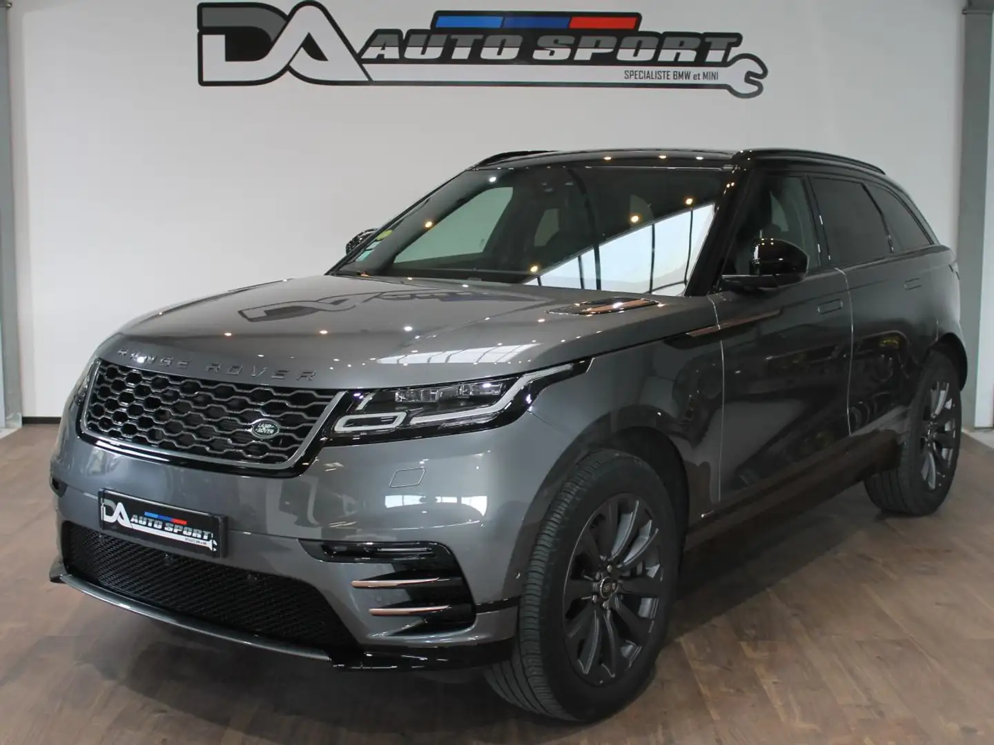 Land Rover Range Rover Velar Range Rover Velar 2.0 D240 - BVA  R-Dynamic SE Gris - 1