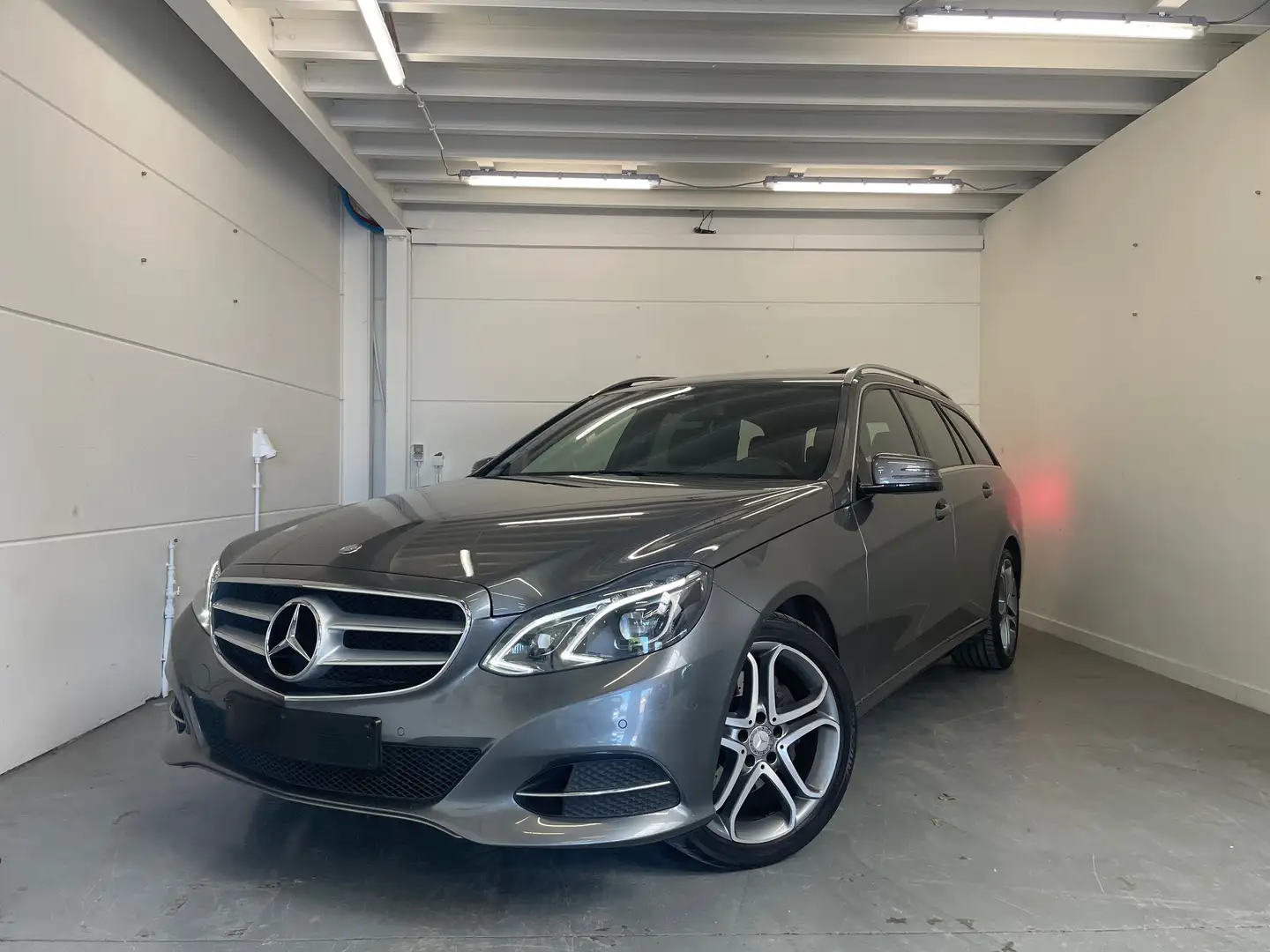 Mercedes-Benz E 200 E 200 T BlueTEC 7G-TRONIC Avantgarde Gris - 1